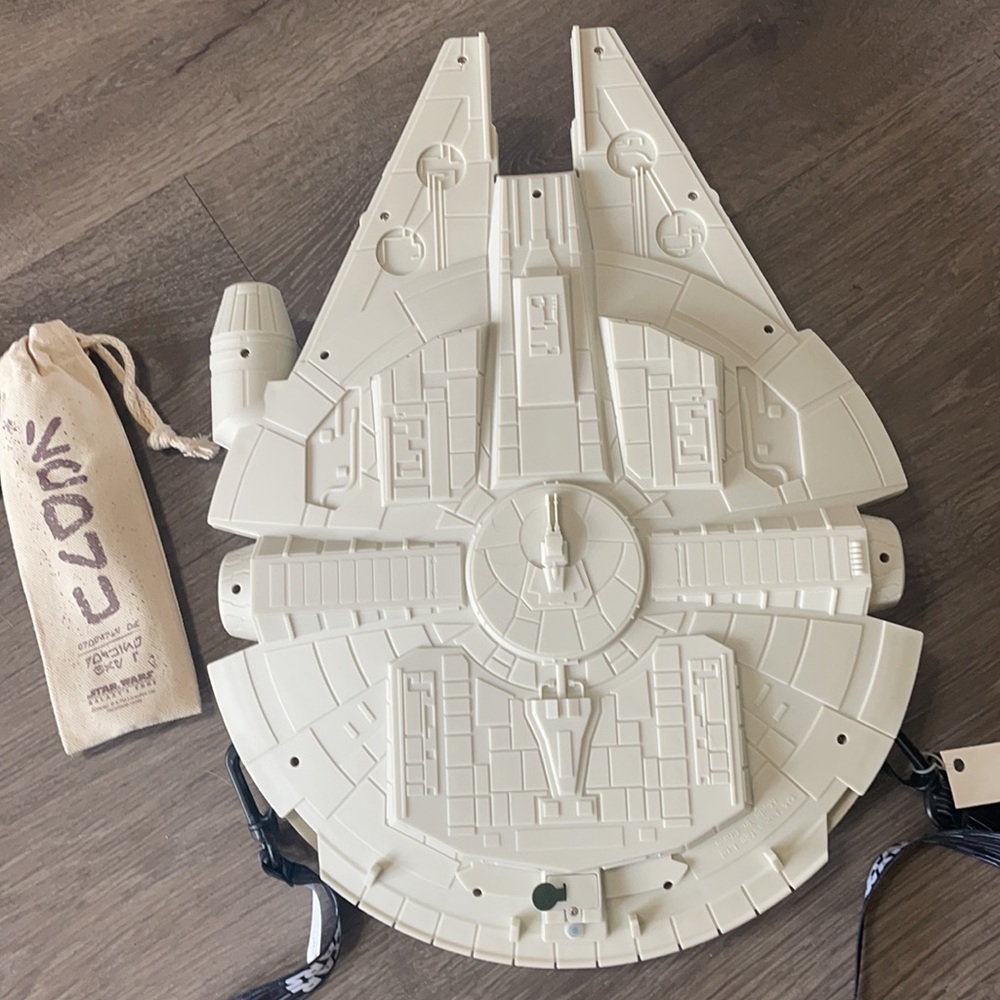 Millennium Falcon popcorn bucket - Picture 9 of 13
